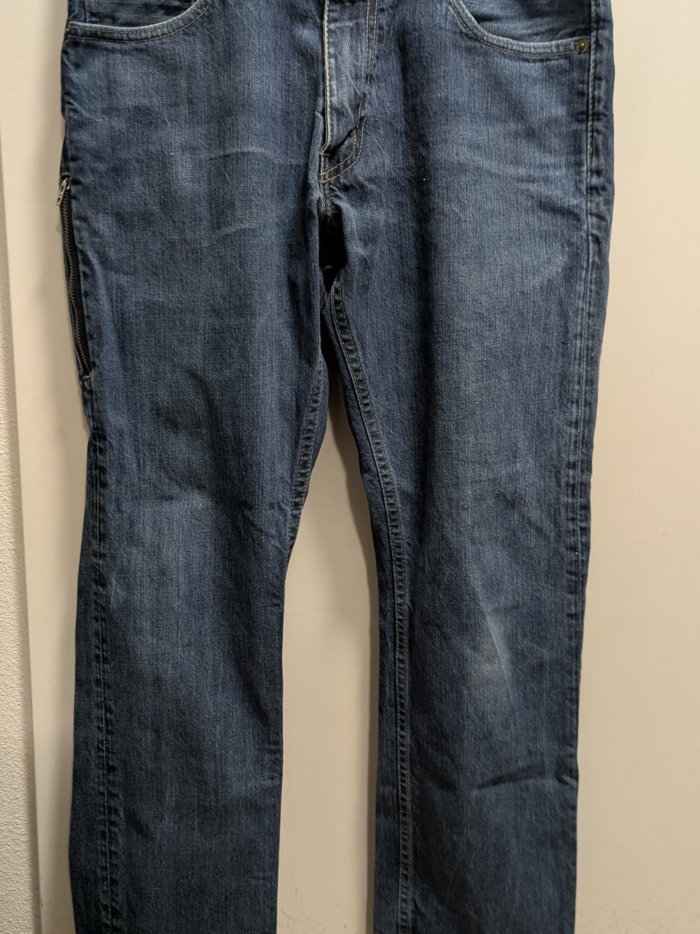 Levi's Men’s 514 Slim Straight Blue Medium Wash Denim Jeans 5-Pocket Zip